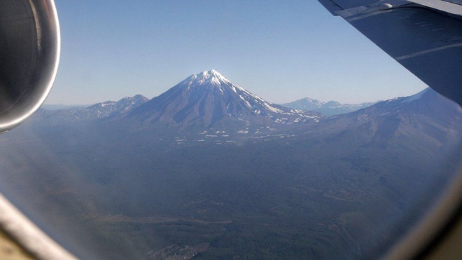 Nga tìm kiếm người leo núi lửa Klyuchevskaya Sopka còn sống sót ảnh 1