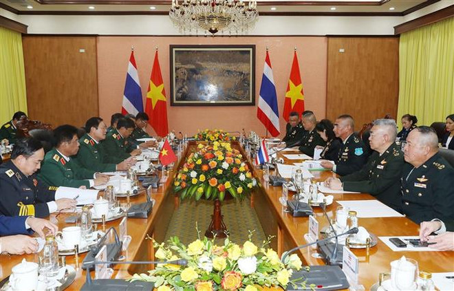 Quang cảnh hội đàm giữa hai đoàn. (Ảnh: Trọng Đức/TTXVN) Quan hệ hợp tác giữa Quân đội Việt Nam-Thái Lan tiếp tục phát triển ảnh 2