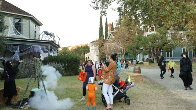 Xả súng trong dịp lễ hội Halloween tại Mỹ khiến 2 người thiệt mạng ảnh 1