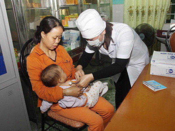 Chiến dịch tiêm vắcxin sởi-rubella đã triển khai tại 15 tỉnh, thành ảnh 1