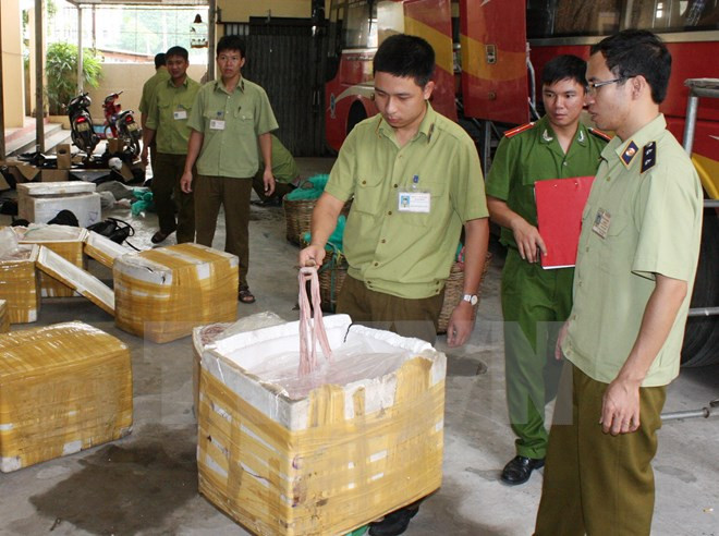 Thanh Hóa tạm giữ xe ôtô chở hơn 6 tấn thịt bốc mùi hôi thối ảnh 1