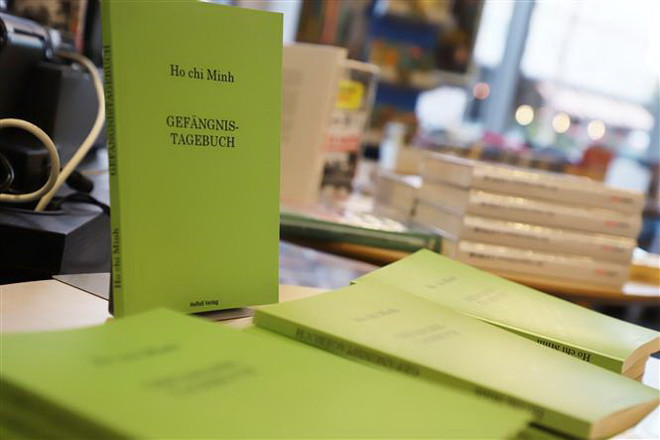 Tái bản ''Nhật ký trong tù'' bằng tiếng Đức nhân kỷ niệm sinh nhật Bác ảnh 1