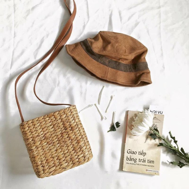 9 món đồ các chị em sành điệu phải có trong ngày nắng nóng ảnh 6