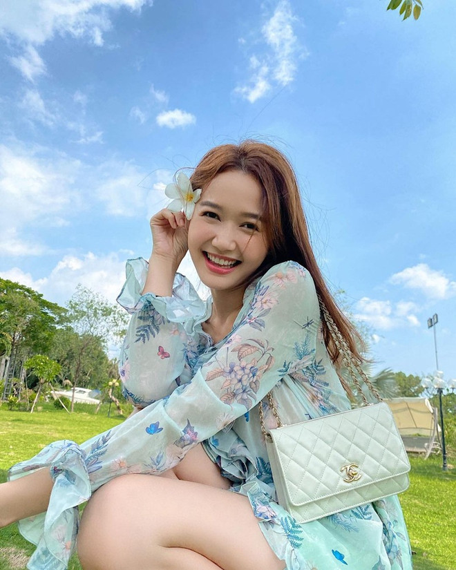 Mỹ nhân Việt đón hè với loạt trang phục street style ngập sắc pastel ảnh 7