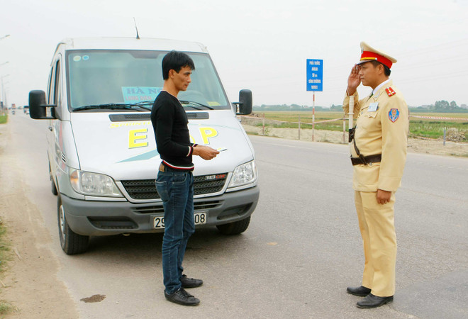 Giả danh phóng viên, ghi hình để tống tiền cảnh sát giao thông ảnh 1