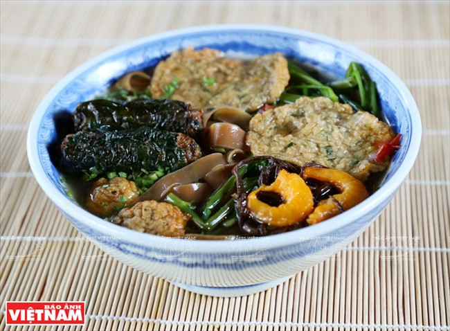 Món bánh đa cua đậm đà hương vị quê hương của đất cảng ảnh 6