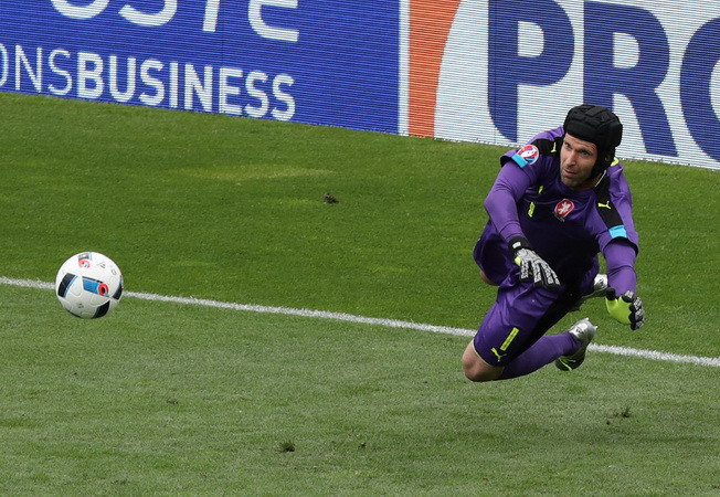 Muôn kiểu mê tín của cầu thủ để giúp đội tuyển chiến thắng ảnh 1