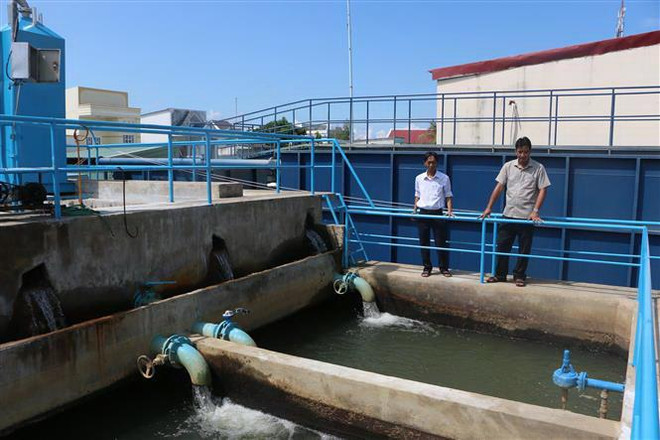 Chi nhánh Cấp thoát nước - Công trình đô thị thị xã Long Mỹ đã vận hành 100% công suất nhà máy xử lý nước cung cấp cho người dân. (Ảnh: Duy Khương/TTXVN) Dân Hậu Giang đã có nước sạch trở lại sau khi bị cắt vì ô nhiễm ảnh 1