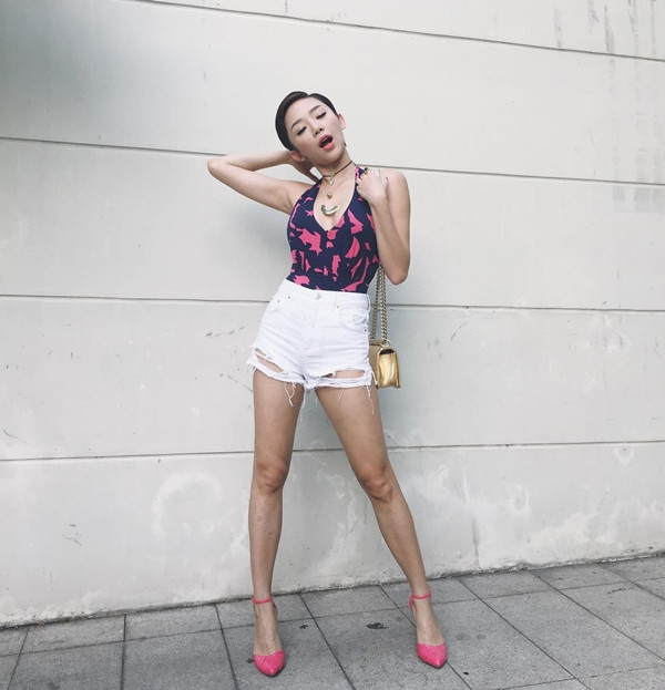 Những phong cách street style đẹp mắt của các mỹ nhân Việt ảnh 10