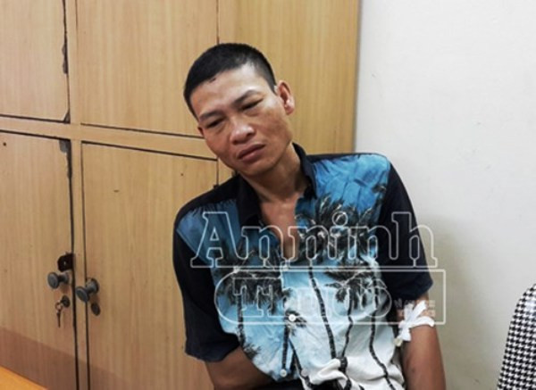 Hà Nội: Giải cứu người phụ nữ bị đối tượng dùng dao khống chế ảnh 1