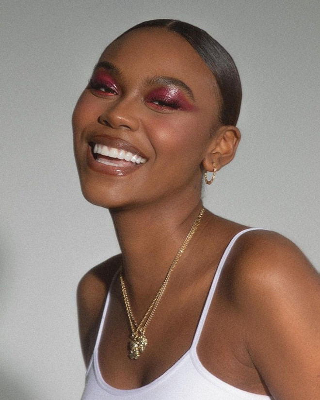 Xu hướng làm đẹp lấy cảm hứng từ sắc màu của 2023 Viva Magenta ảnh 3