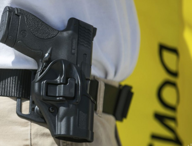 Nga thay súng lục Makarov bằng mẫu mới bắn xuyên áo chống đạn ảnh 1