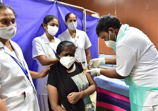 COVID-19: Ấn Độ có số ca nhiễm mới và tử vong cao kỷ lục ảnh 1
