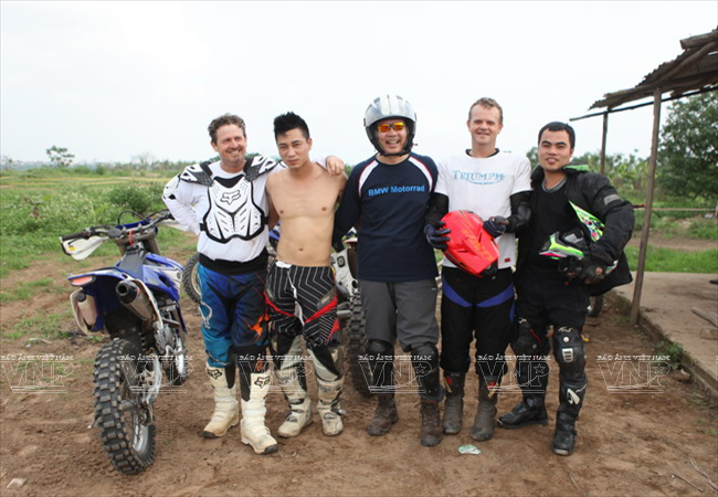 Niềm đam mê chơi môtô địa hình của giới trẻ Hà Nội ảnh 1