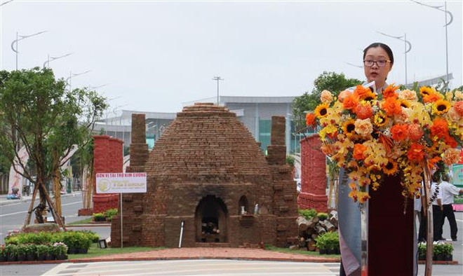 Vĩnh Long: Công trình Con đường Nghệ thuật Gốm đỏ dài hơn 500m ảnh 1