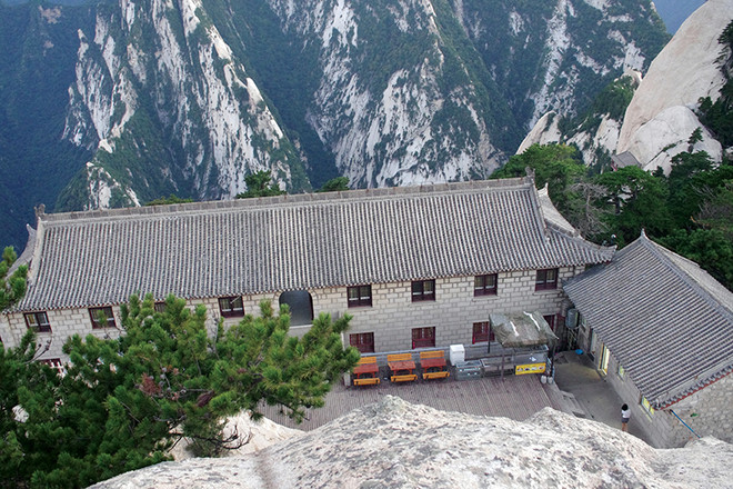 Chinh phục đỉnh Hoa Sơn - hành trình dành cho những kẻ liều lĩnh ảnh 9