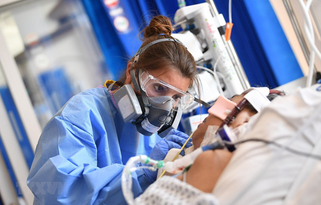 Dịch COVID-19: Mỹ cảnh báo về hội chứng PTSD ở các nhân viên y tế ảnh 2