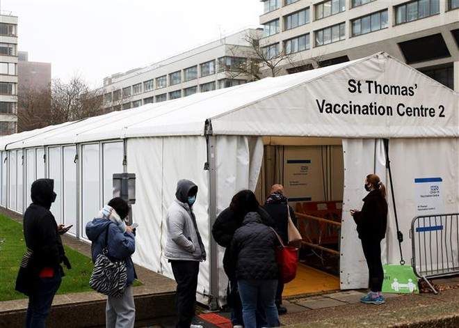 Anh có số ca nhiễm Omicron trong ngày cao nhất, Peru có ca đầu tiên ảnh 1