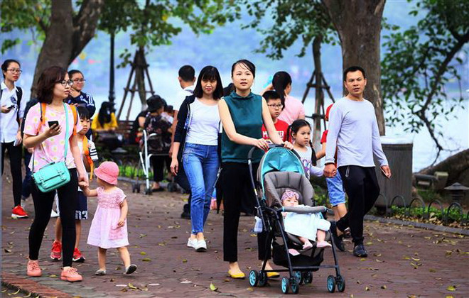 Miền Bắc trời nắng, Tây Nguyên và Nam Bộ có mưa rào và dông ảnh 1