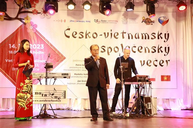 Giao lưu văn hóa thúc đẩy quá trình hội nhập của người Việt tại Séc ảnh 3