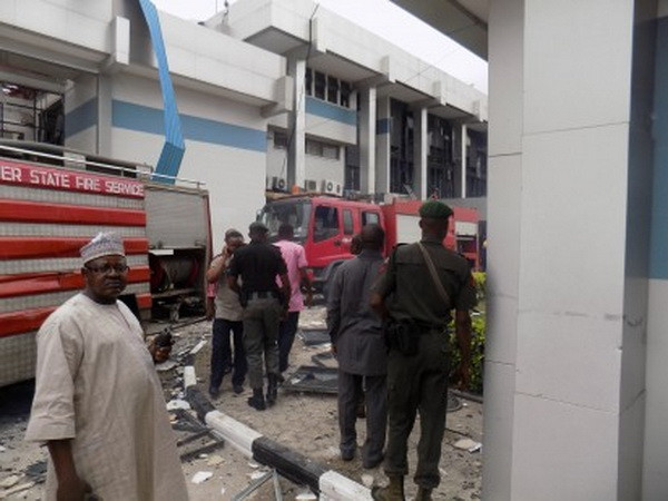 Nổ tại ngân hàng trung ương Nigeria, hơn 20 người bị thương ảnh 1