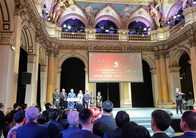 Xuân quê hương đến với cộng đồng người Việt Nam tại Pháp ảnh 1