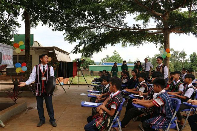 Độc đáo lớp dạy đánh cồng chiêng cho học sinh tại Đắk Nông ảnh 1