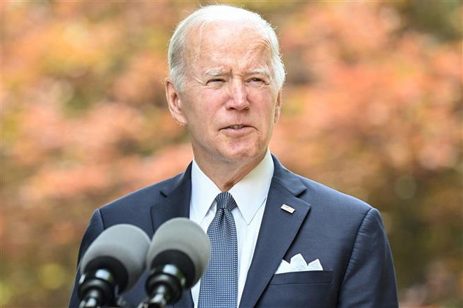 Tổng thống Mỹ Joe Biden. (Ảnh: AFP/TTXVN) Tổng thống Mỹ xem xét giảm thuế đối với hàng hóa Trung Quốc ảnh 1