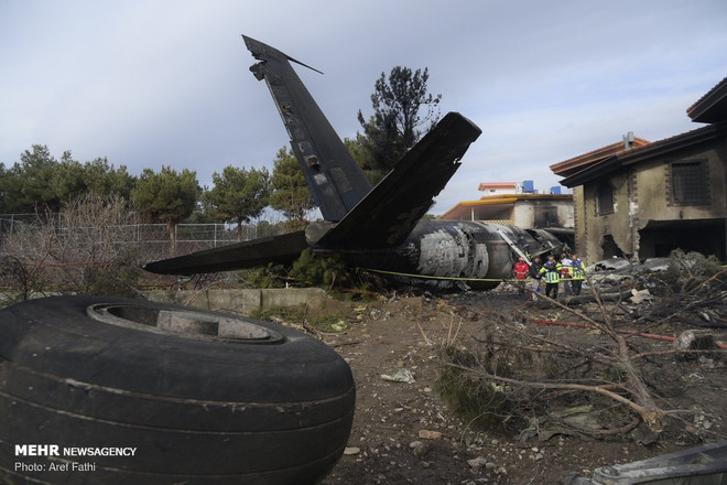 Rơi máy bay chở hàng gần thủ đô của Iran, 10 người thiệt mạng ảnh 1