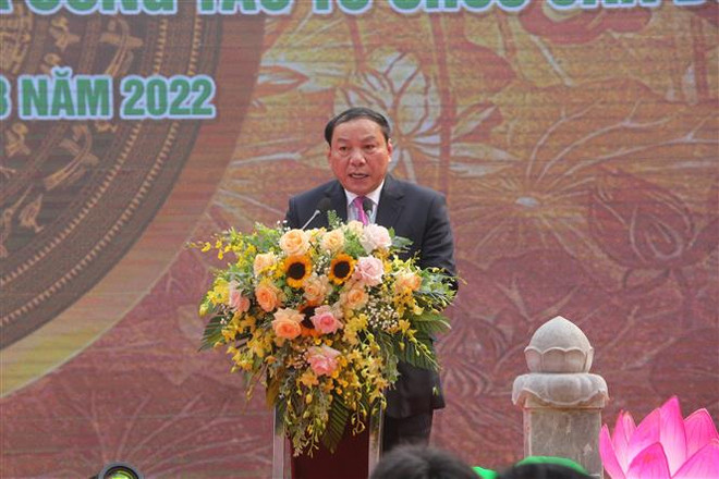 Bộ trưởng Bộ Văn hóa, Thể thao và Du lịch Nguyễn Văn Hùng phát động triển khai chương trình. (Ảnh: Bích Huệ/TTXVN) "Tạo đột phá trong xây dựng môi trường văn hóa lành mạnh ở cơ sở" ảnh 4