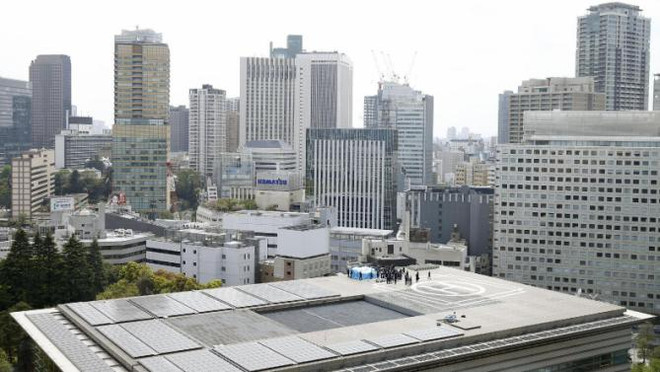 Máy bay không người lái trên nóc văn phòng Thủ tướng Nhật ảnh 1