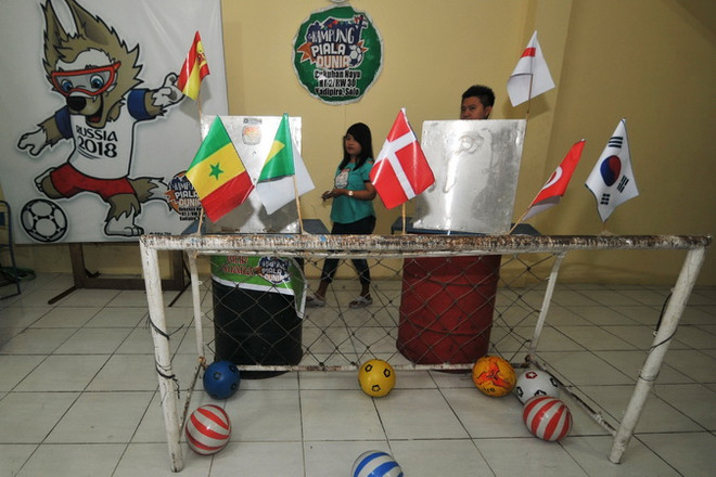 Bầu cử Indonesia: Đội áp tải hòm phiếu bị tấn công, 3 người chết ảnh 1