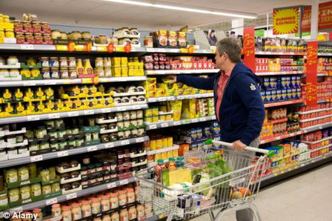 Dân Italy mong có việc làm, được giảm thuế trong năm mới ảnh 1