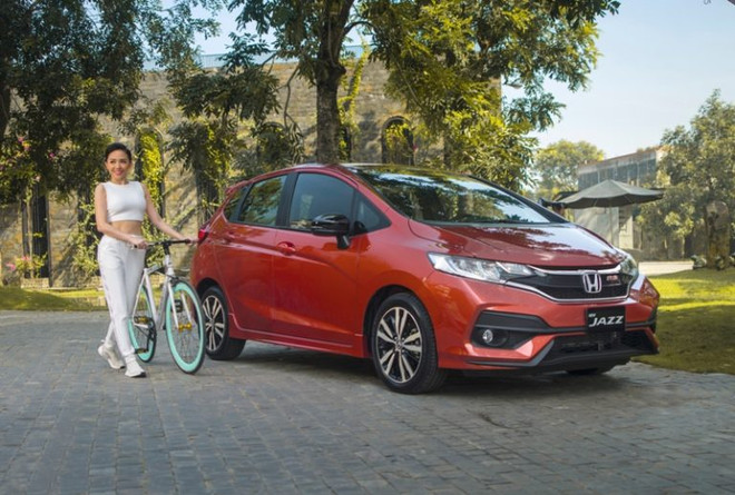 Tóc Tiên khí chất ngời ngời ngay cả trong trang phục thường ngày ảnh 1