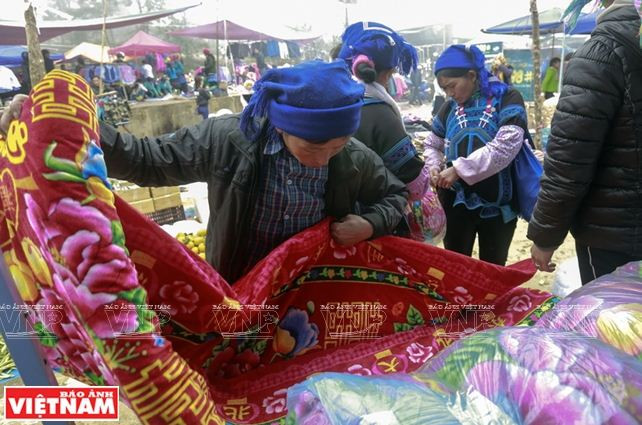 Phiên chợ trong sương độc đáo của người dân tộc ở Ý Tý ảnh 9