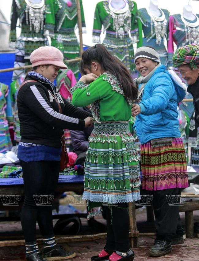 Phiên chợ trong sương độc đáo của người dân tộc ở Ý Tý ảnh 6