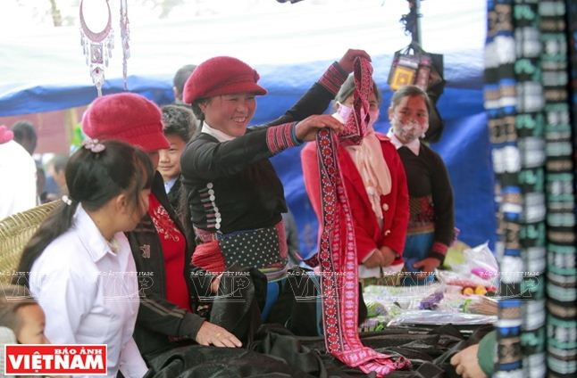 Phiên chợ trong sương độc đáo của người dân tộc ở Ý Tý ảnh 11