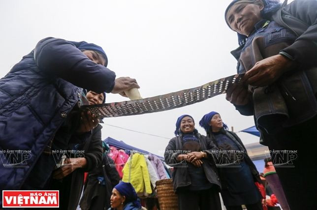 Phiên chợ trong sương độc đáo của người dân tộc ở Ý Tý ảnh 8