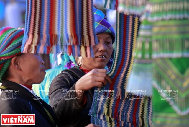 Phiên chợ trong sương độc đáo của người dân tộc ở Ý Tý ảnh 10