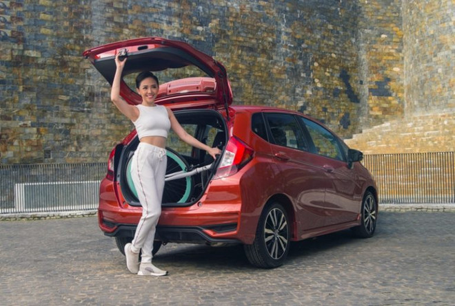 Tóc Tiên khí chất ngời ngời ngay cả trong trang phục thường ngày ảnh 3