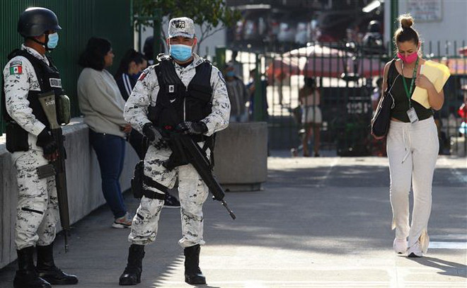 Nhiều trở ngại trong cuộc chiến chống COVID-19 tại Mexico ảnh 2