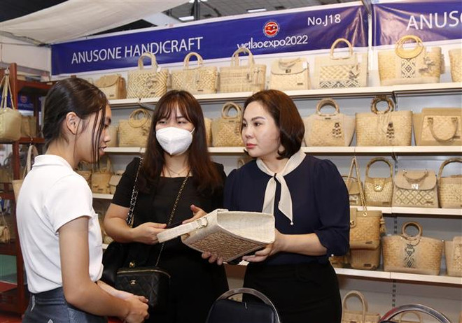 Gần 80 doanh nghiệp Việt Nam dự hội chợ thương mại Việt-Lào 2022 ảnh 2