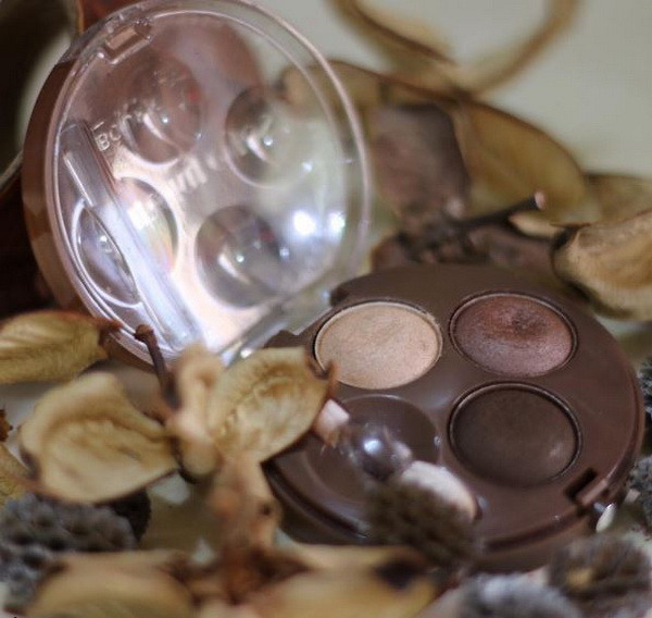 Sản phẩm trang điểm hợp nhất với màu mắt nâu của người Việt ảnh 1