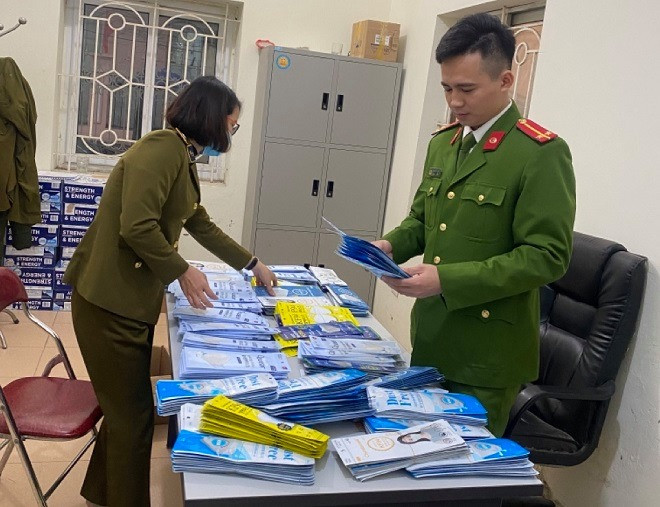 Hà Nội: Mua khẩu trang nhập lậu để bán gấp 4 lần kiếm lời ảnh 1