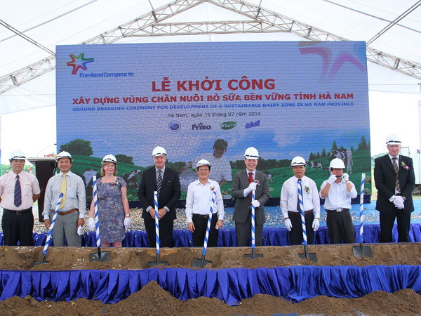 FrieslandCampina xây dựng vùng nuôi bò sữa bền vững ở Hà Nam ảnh 1