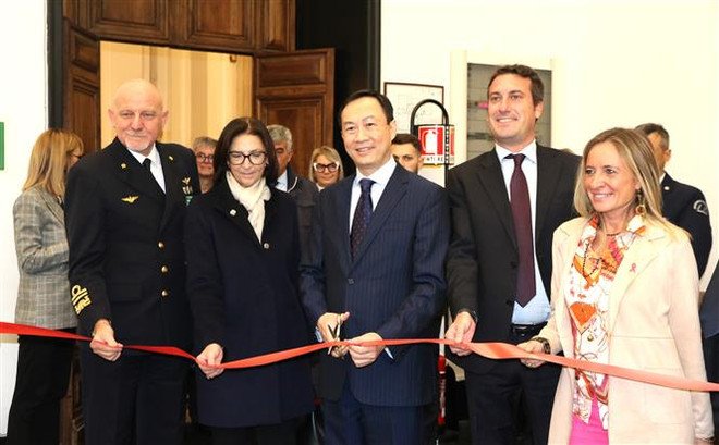 ttxvn-trien lam 1.jpg