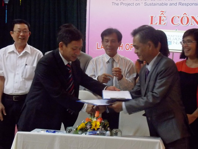 Quảng Nam công bố con dấu xác thực cho hàng thủ công mỹ nghệ ảnh 1