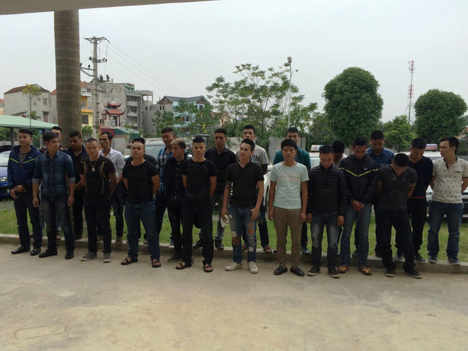 Hà Nội: Hàng chục thanh niên mang hung khí “dằn mặt” chủ nhà ảnh 1