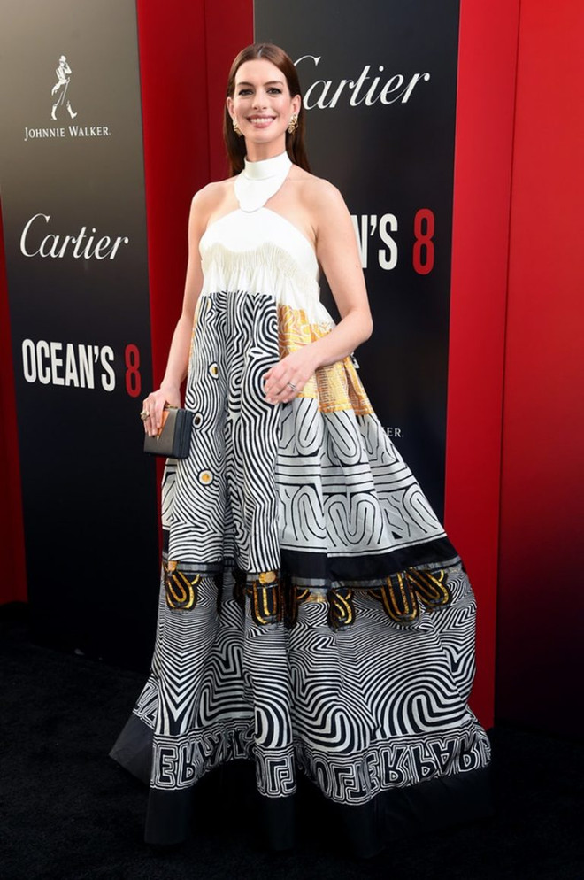 Rihanna sang chảnh tuyệt đối trên thảm đỏ ra mắt phim Ocean's 8 ảnh 9