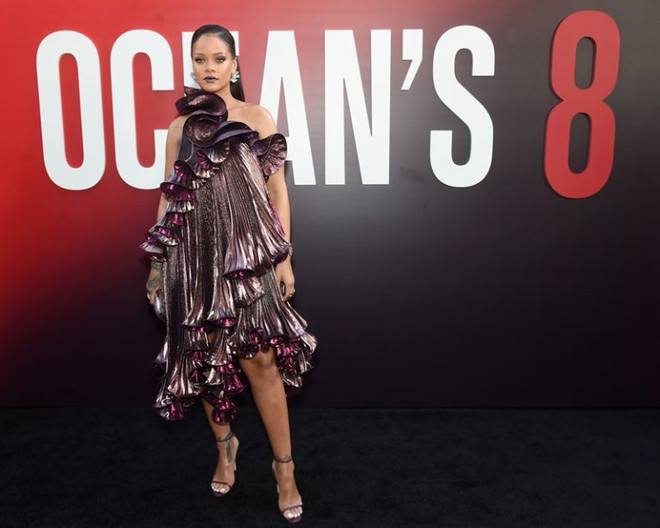 Rihanna sang chảnh tuyệt đối trên thảm đỏ ra mắt phim Ocean's 8 ảnh 5